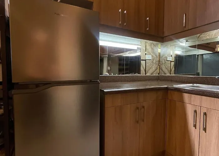 Hotel Two Bedroom With Balcony Pasig 5*
