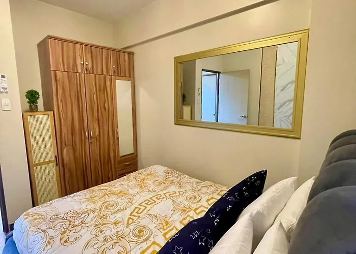 Hotel Two Bedroom With Balcony Pasig 5*
