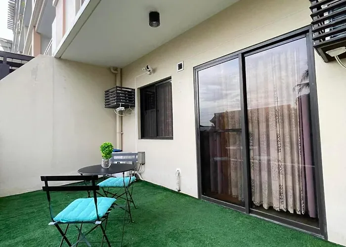 Hotel Two Bedroom With Balcony Pasig 5*