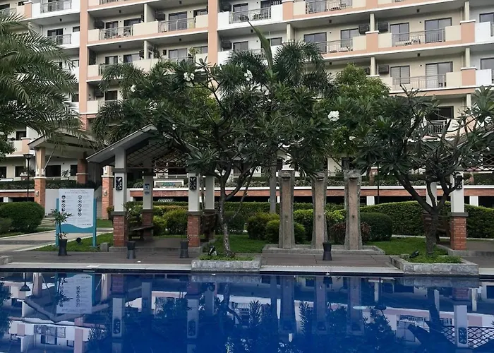 Hotel Two Bedroom With Balcony Pasig 5*